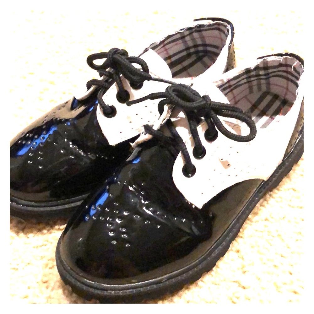 Oxford Dress Shoe -black and white patent leather
